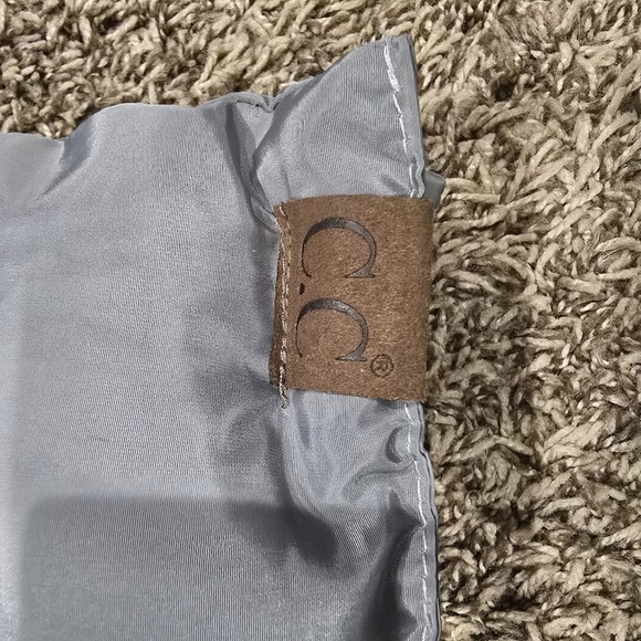 NEW! C.C Unisex Soft Slim Warm Insulating Quilted Puffer CC Scarf Neckwarmer - Picture 3 of 5